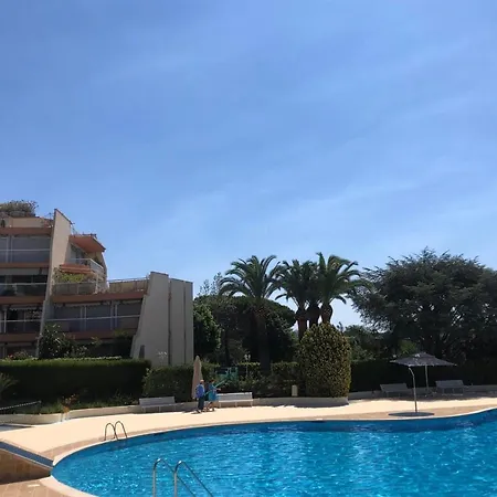 57 M In A Quiet With Pool Apartment