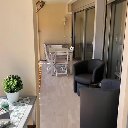Apartment 57 M In A Quiet With Pool